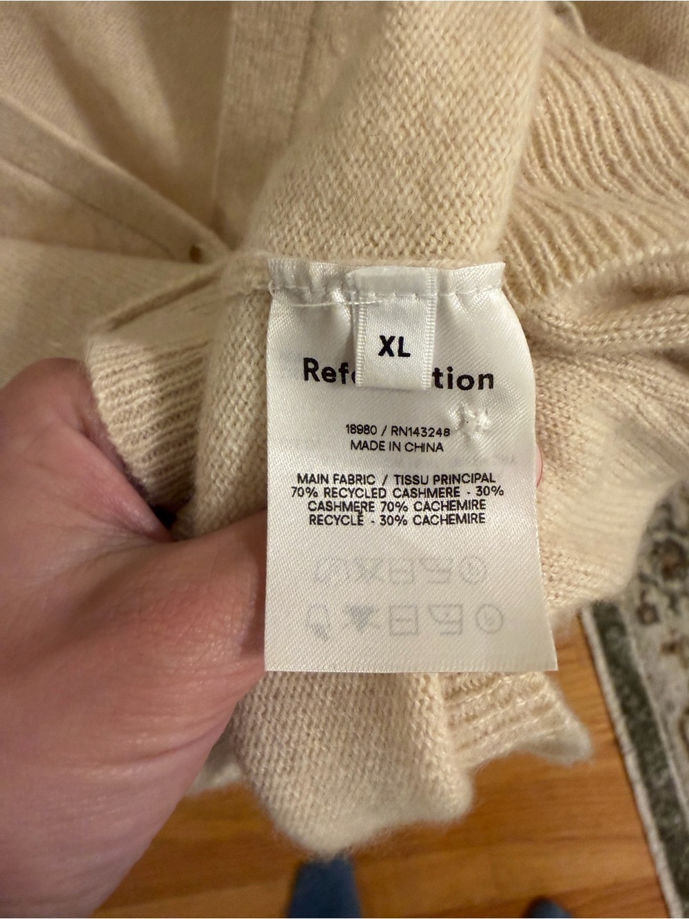 Reformation Short Sleeve Cashmere V-Neck Cardigan - Picture 4 of 4